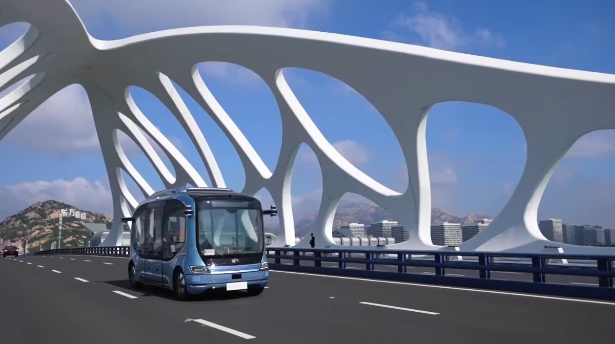 Committed to the development and success of customers.