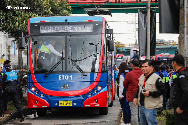 Yutong Dual-powered Trolleybuses Make Historic Debut in Quito