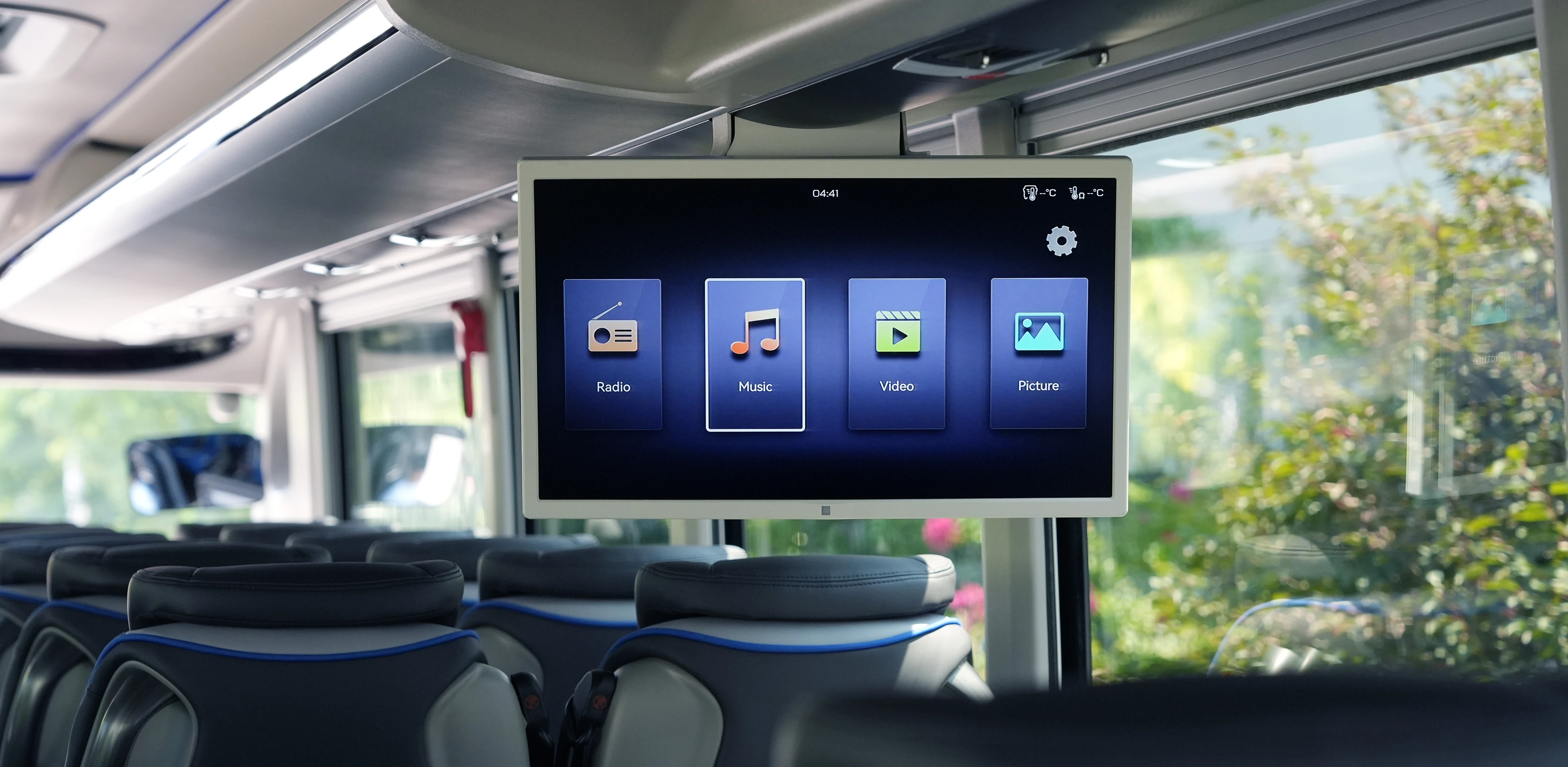 Immersive Infotainment & On-Board Amenities